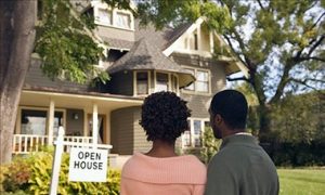 2016-Black-couple-looking-at-home